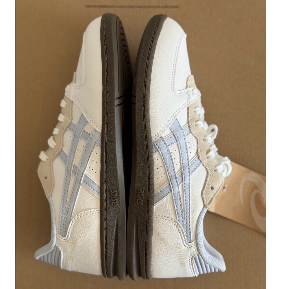 Asics Skyhand OG Sneakers in White Blue Fade, Size 6.5 Women / 5 Men - Picture 3 of 10